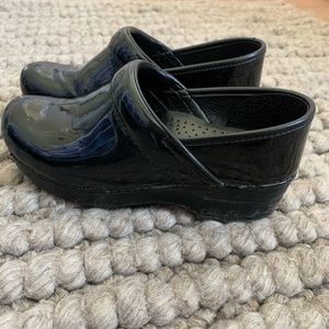 clogs